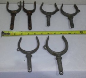 lot 638 image: Vintage Metal Oarlocks (3 pair)