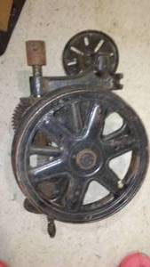 lot 647 image: Vintage Belt Driven Press..