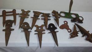 lot 661 image: Farm teeth. Appear unused