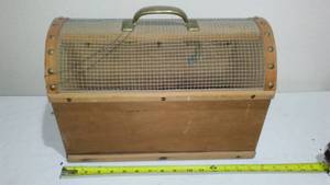 lot 681 image: Vintage pet carrier.