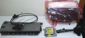 lot 687 image: 2003 Olds 98 parts. Airbag Will fit more models.