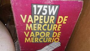 lot 690 image: Mogul Base Light Bulbs (12)