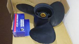 lot 709 image: Aluminum Boat Prop Propeller. NEW in box. BRP.