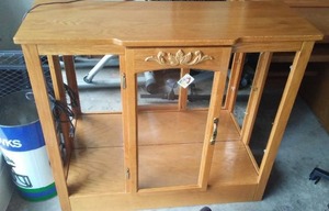 lot 743 image: Glass and Oak Curio.