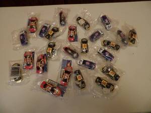 lot 19 image: die cast toys
