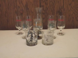 lot 28 image: collectable glassware