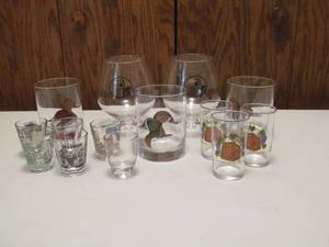 lot 68 image: collectable glassware