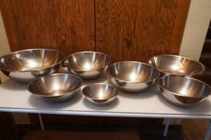 lot 72 image: kitchen utensils