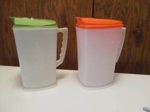lot 69 image: beverage pitchers