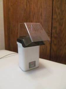 lot 70 image: pop corn popper
