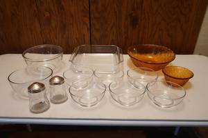 lot 77 image: kitchen bowls