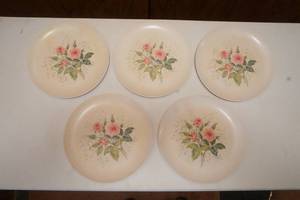 lot 78 image: vintage dinner plates