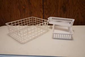 lot 79 image: organizer bins