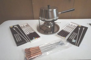 lot 167 image: fondue kit