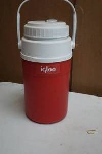 lot 211 image: Igloo Cooler