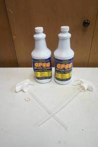 lot 222 image: cleaning supplies