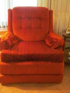 lot 2 image: arm chair