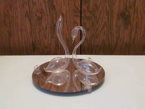 lot 5 image: glass swans