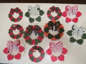 lot 38 image: wood wreaths