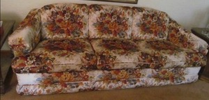 lot 67 image: sofa