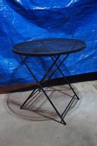lot 256 image: Patio Table