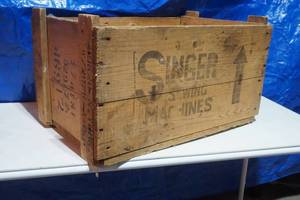 lot 285 image: Singer Wood Crate