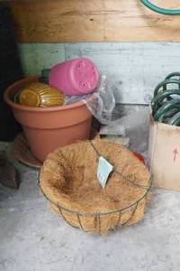 lot 385 image: Planters