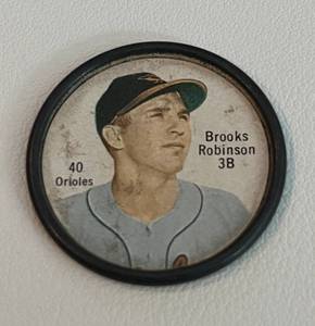 lot 44 image: Brooks Robinson 1962 Vintage Salada Coin #40 Vintage Baseball