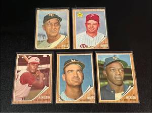 lot 381 image: 1962 Topps Baseball 23 Card Vintage Lot