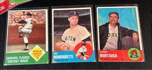 lot 382 image: 1963 Topps Baseball Lot of 22 Vintage Cards