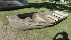 Vintage Larson 14 Crestline Alum Boat