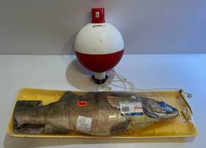 lot 19 image: Walleye Pillow And Bobber