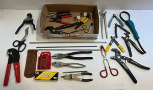 lot 38 image: Group Of Misc. Tools Including Cutters, Utility Knife Razor Blade Refills And More