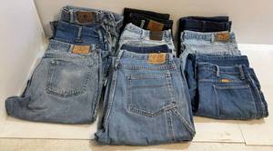 lot 86 image: Group Of Misc. Name Brand Jeans Size 38x32 Including Rustler, Wrangler And More