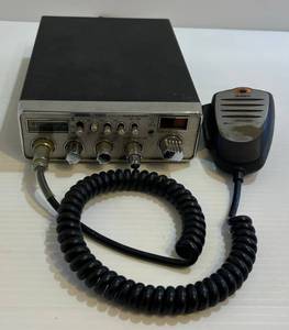lot 116 image: Uniden PC68XL Cb Radio Dynamic Squelch Control & Uniden Bearcat Mic. 40ch RF Gain (Untested)