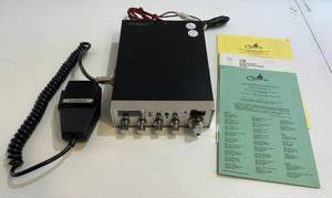 lot 123 image: Vintage Cobra 25 LTD Classic CB Radio WMicrophone And 12V Hookup (Untested)