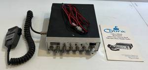 lot 124 image: Vintage 148 GTL 40-Channel Solid State CB Radio WMicrophone And 12V Hookup (Untested)