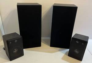 lot 138 image: Two Pair Of Bookshelf Speakers 1 MG SB-100 7T x 4 14W x 4 14D, 1 Soundesign Model No. 0665 (Work) 15 12T x 7 12W x 7 12D