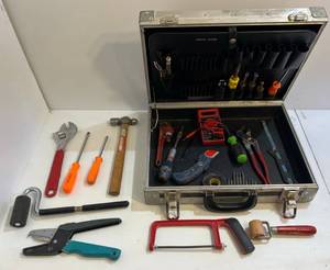lot 220 image: Vintage Repairmans Case Filled With Tools