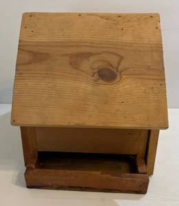 lot 353 image: Cedar Bird Feeder With Two Fish Bowls