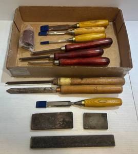 lot 309 image: Group Of Misc. Wood Lathe Chisels