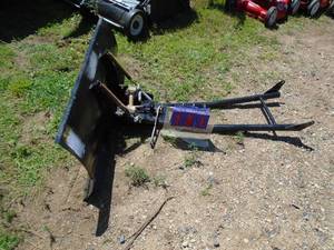 lot 101 image: 48 push blade with mount universal. As shown.