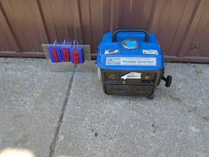 lot 106 image: Chicago Electric 900 watt generator. Used condition. Tested & works. As shown.