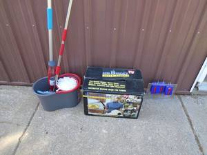 lot 117 image: Steamer, spin mop & swiffer. As shown.