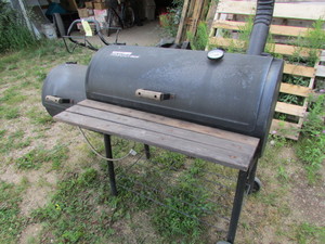 lot 7 image: Smoker