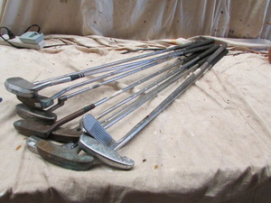 lot 94 image: Golf Putters