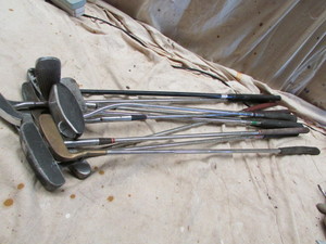 lot 96 image: Golf Putters