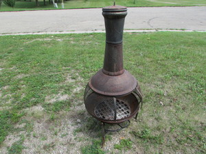 lot 110 image: Cast Iron Fire Pit