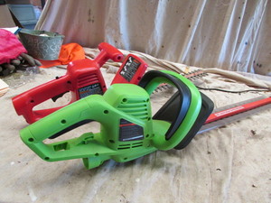 lot 114 image: Hedge Trimmers