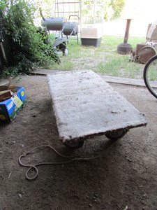 lot 133 image: Rolling Cart - Casters